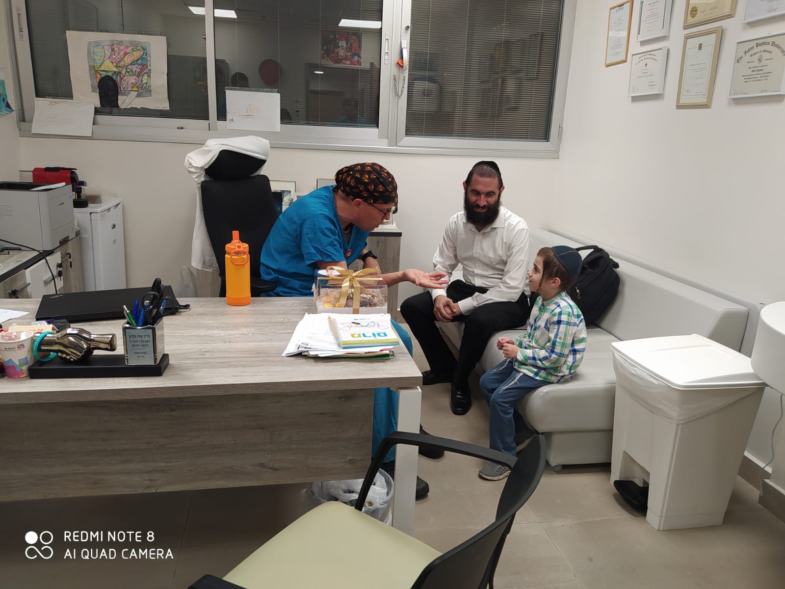כשמשפחת לינשה באה להודות על הנס, העזרה והפייעס - 970 חדשות חיפה