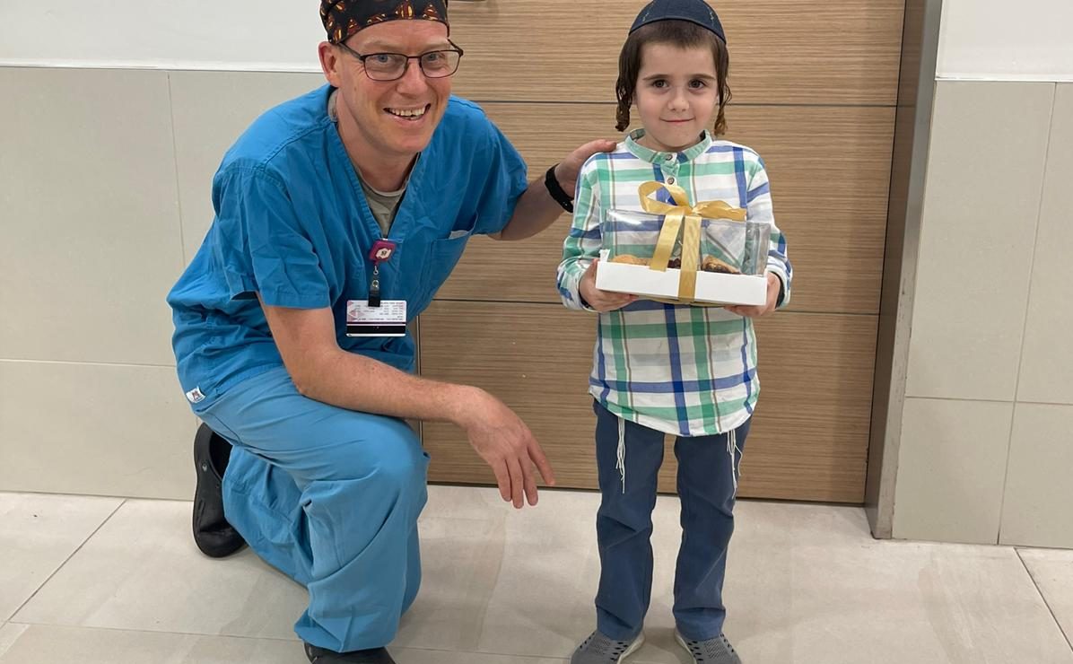 כשמשפחת לינשה באה להודות על הנס, העזרה והפייעס - 970 חדשות חיפה